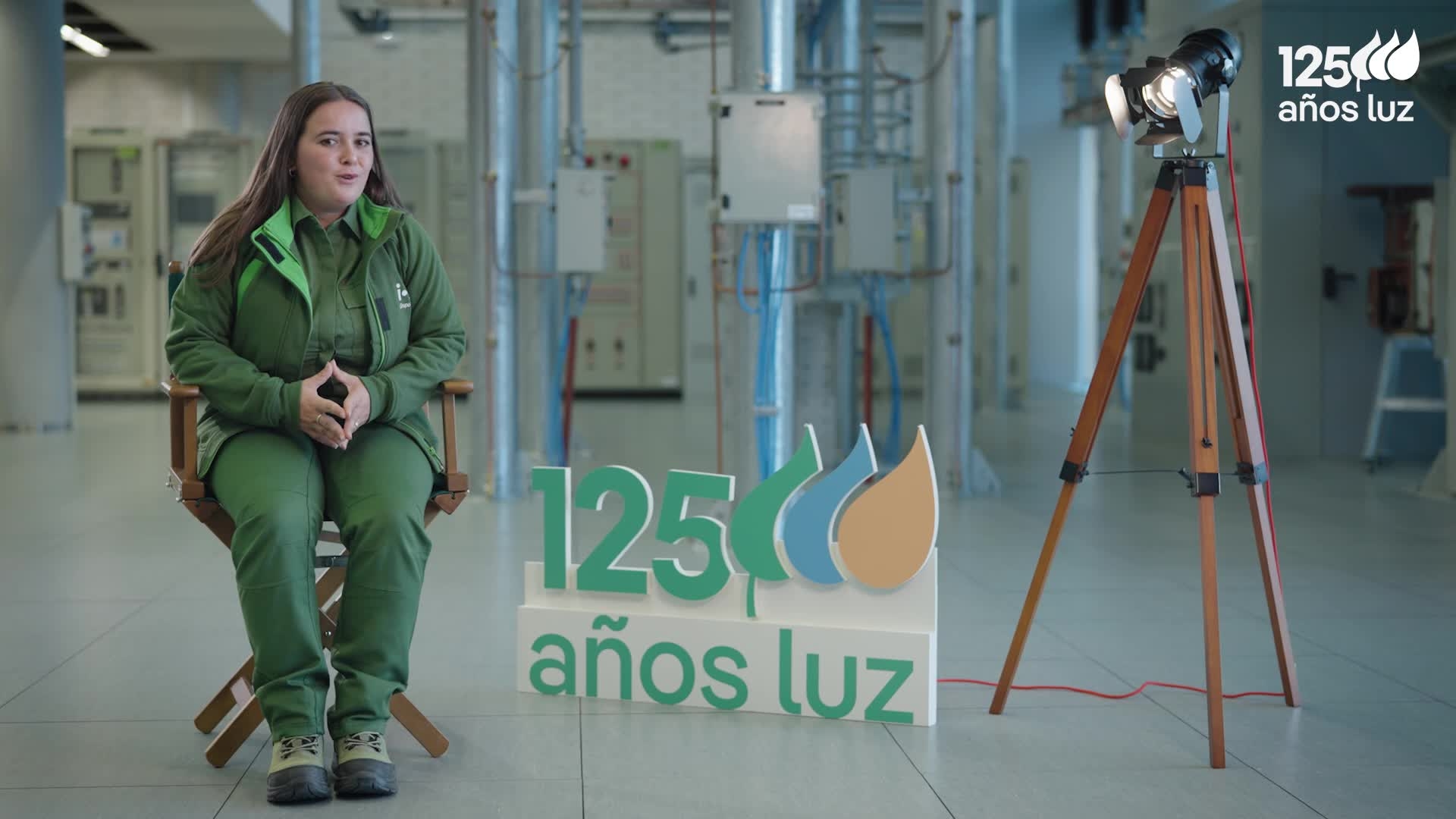 Imagen de Irene Cañibano sentada hablando