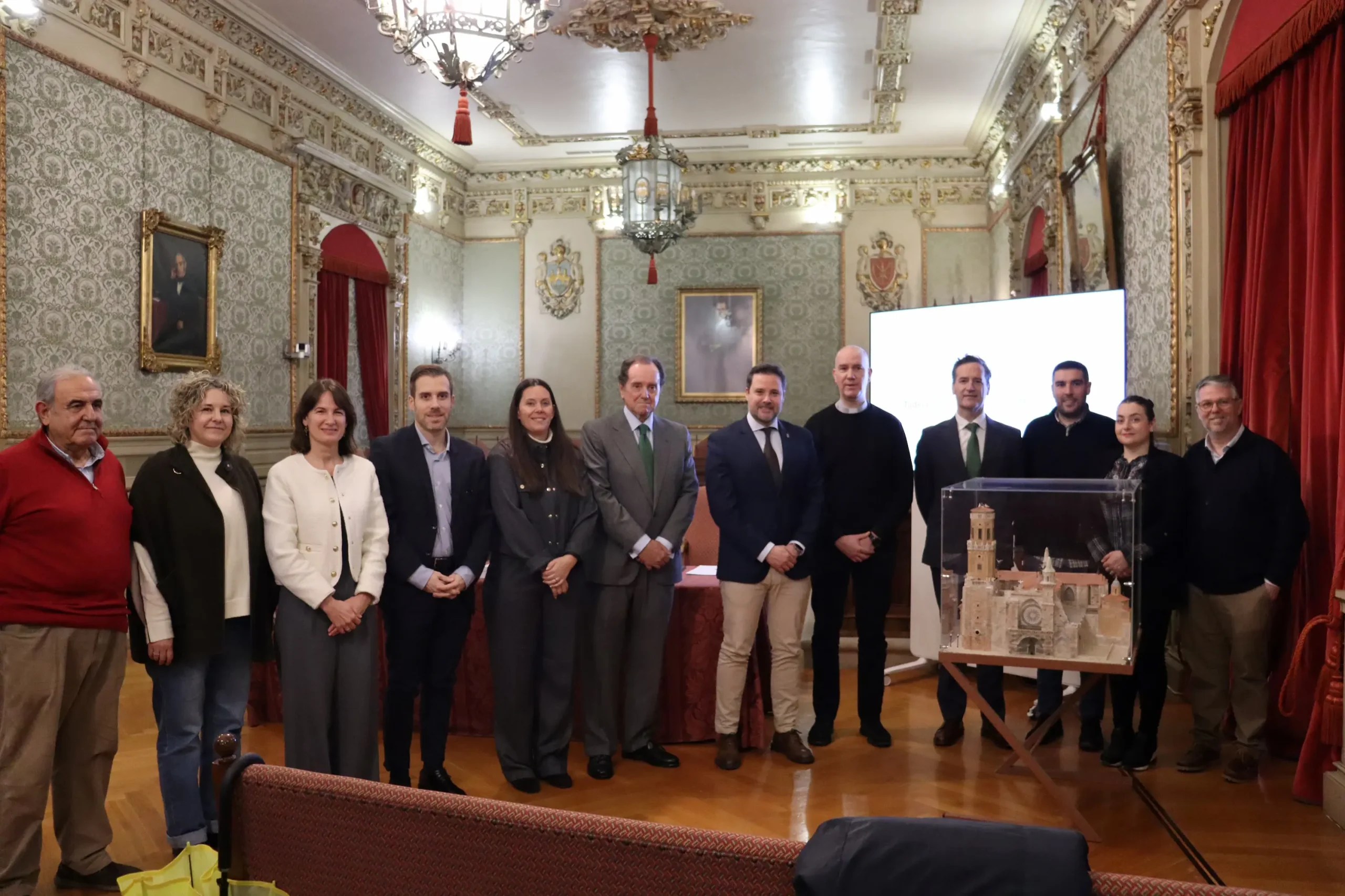 Imagen de la firma del convenio en la Catedral de Tudela