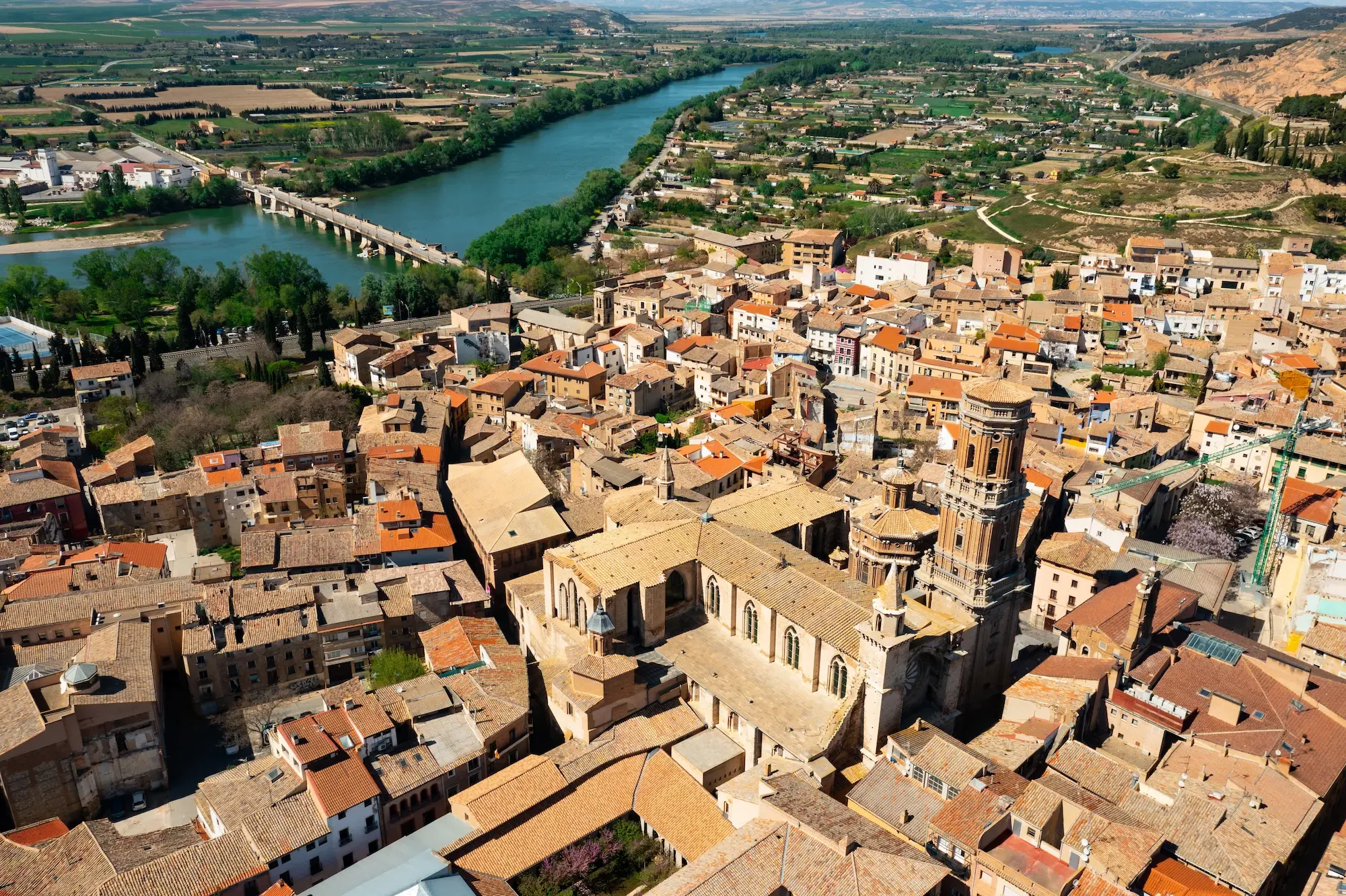 Firmamos el acuerdo para la iluminación de la Catedral Santa María la Mayor de Tudela